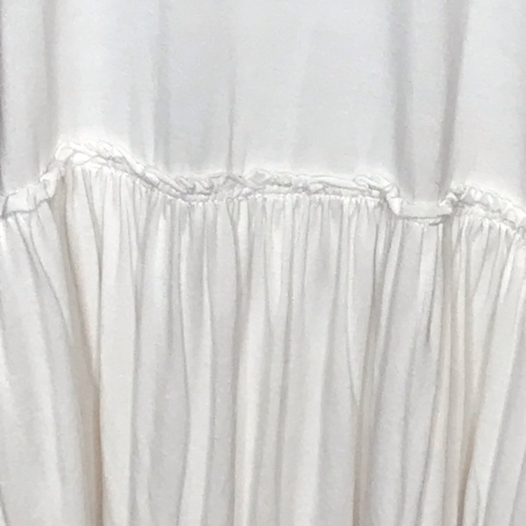 A&D Relaxed Ruffle Tee - Picture 3 of 4